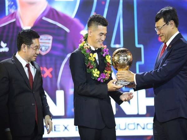 BĐ Tây Ban Nha: HLV Flick quyết định thưởng cho các cầu thủ